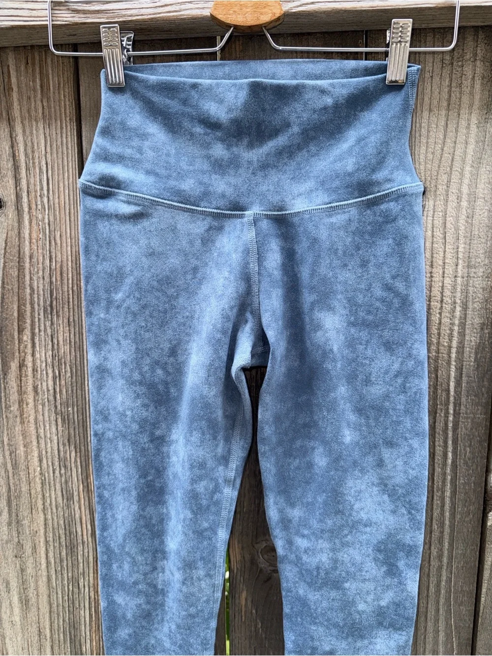 ALO Yoga High-Waist Airbrush Legging (Denim Blue) Size XS